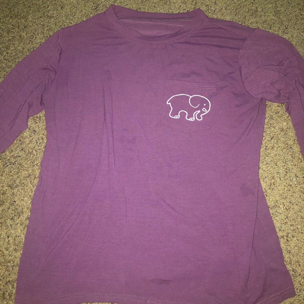 Large. Fits like a medium, only worn twice.